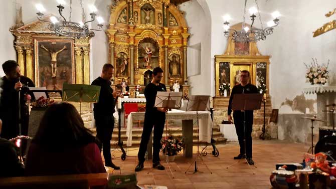 Concierto de dulzaina de Filigranas en Mengamu&ntilde;oz.