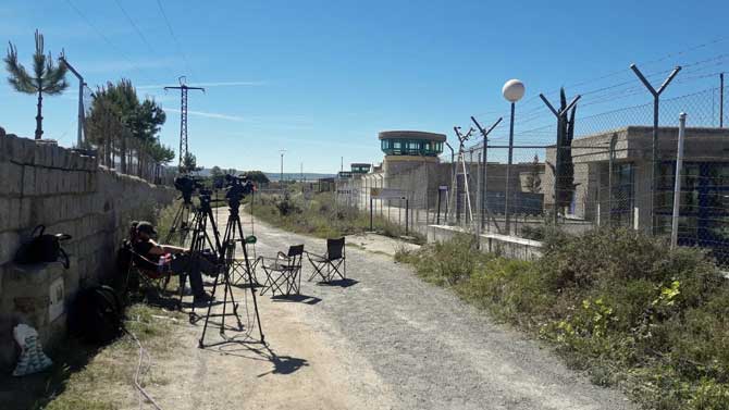 Imagen de archivo de periodistas ante la cárcel de Brieva.