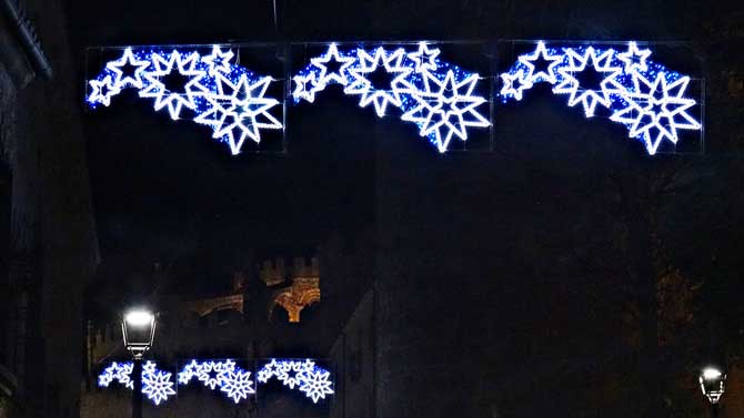 Imagen de archivo de luces de Navidad.