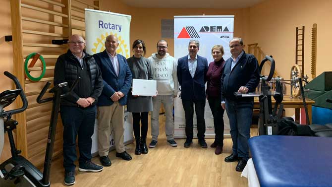 El Rotary Club Ávila entrega una donación a Adema.