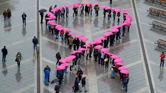 Lazo rosa de la AECC en 2018.