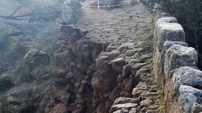 Da&ntilde;os en el puente de La Fonseca.