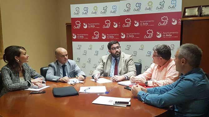 Reunión de la Mesa del Diálogo Social en el Ayuntamiento.