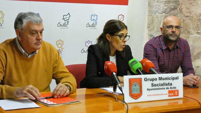 Concejales del PSOE en rueda de prensa.