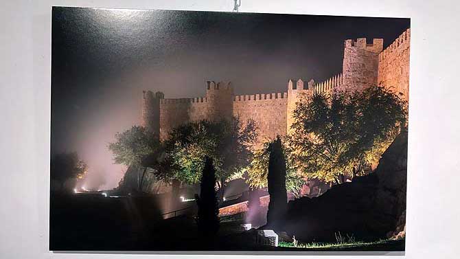 'Misteriosa', fotograf&iacute;a premiada por el p&uacute;blico en el certamen 'La otra muralla'.