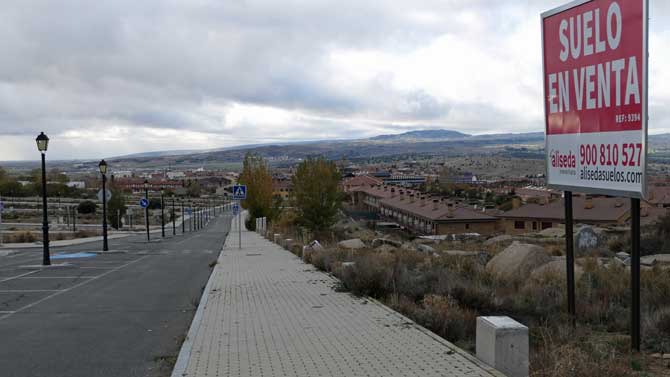 Calles sin construcciones en el barrio de Las Hervencias.