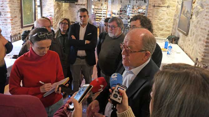 Declaraciones de Jesús Caro a los periodistas.