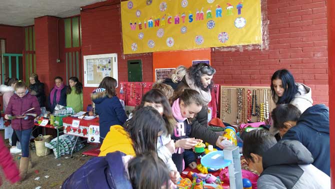 Weihnachtsmarky o mercadillo navide&ntilde;o alem&aacute;n en el Colegio Duperier.