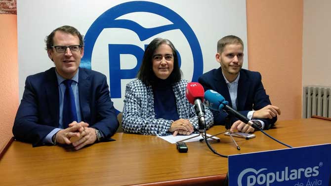 Mario Ayuso, Sonsoles Sánchez-Reyes y Miguel Encinar, durante la rueda de prensa