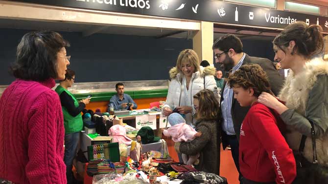 Inauguración del Mercado Solidario en el Mercado de Abastos.