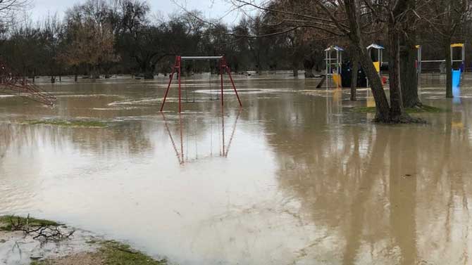Parque del Soto desbordado en la tarde del viernes.