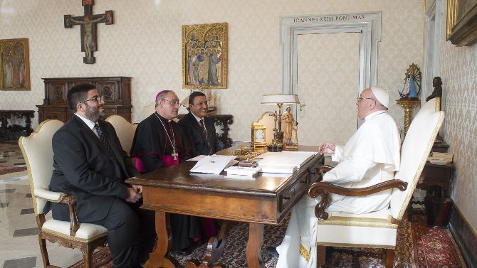 Audiencia del papa a la delegación de Ávila.