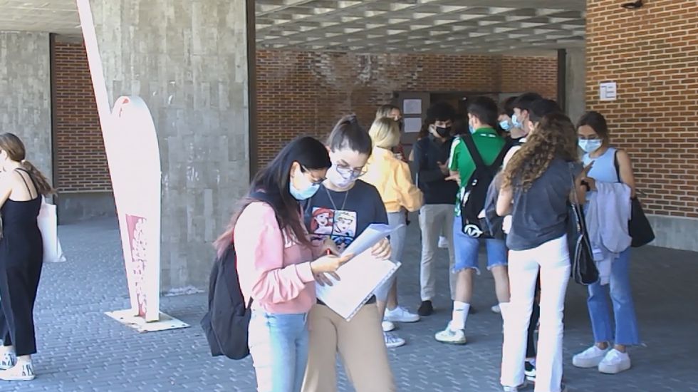 Imagen de archivo tras el examen de la EBAU.