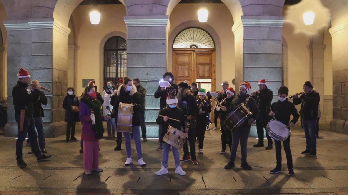 Pasacalles navideño de la Escuela Municipal de Música
