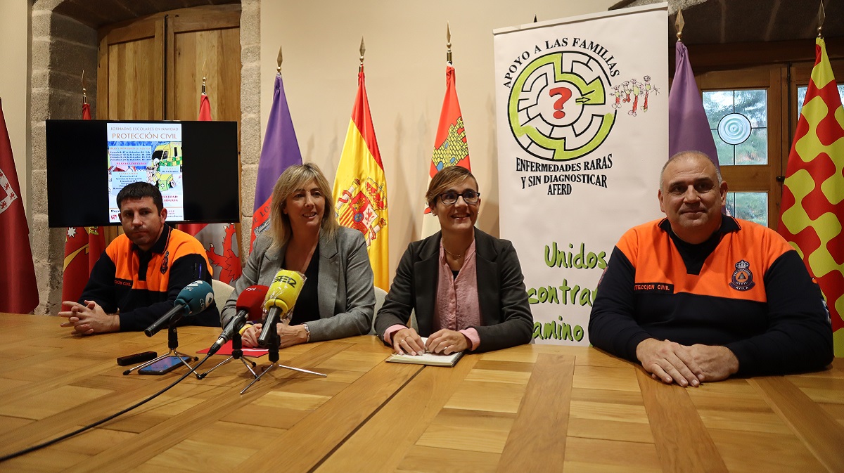 Fernando Nieto, Paloma del Nogal, Sonsoles López y Iñaki García, en la presentación de las jornadas.