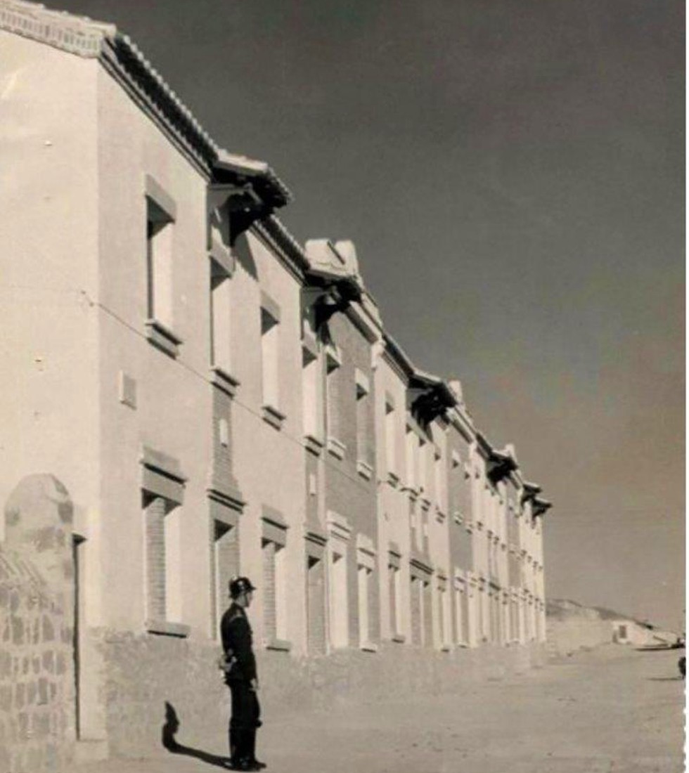 Grupo de viviendas de los bomberos municipales “La Milagrosa” en C/ Príncipe don Juan y C/ Cardenal Cisneros, 1956.