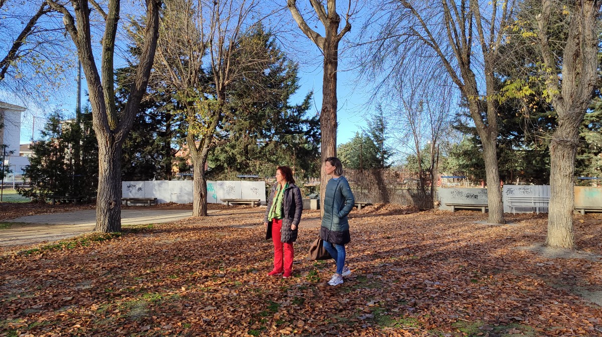 Eva Arias y Julia Jiménez en las pistas de calva del Adolfo Suárez.