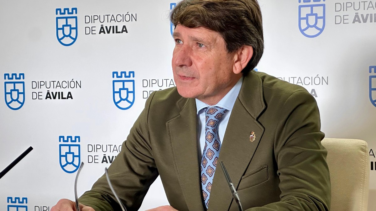 Juan Carlos Sánchez Mesón explica los acuerdos de la Junta de Gobierno.