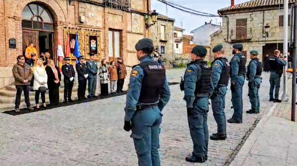 Acto de homenaje a la Guardia Civil en Peguerinos.