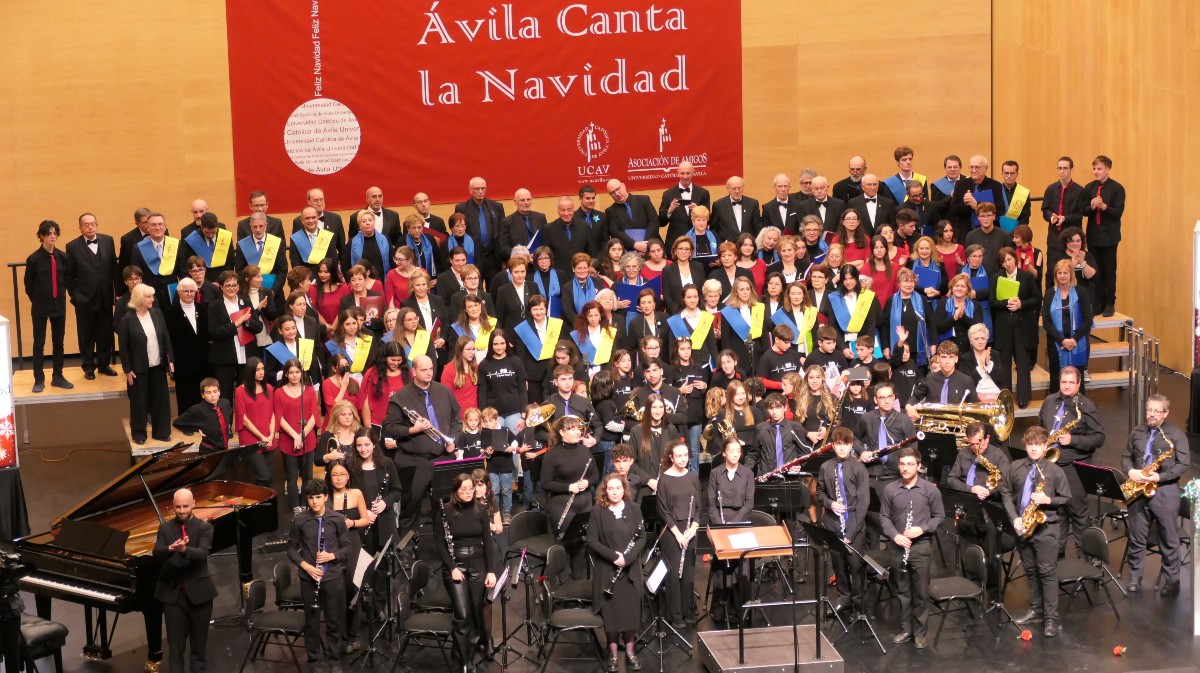 Concierto 'Ávila canta la Navidad' con la intervencion de seis formaciones musicales.
