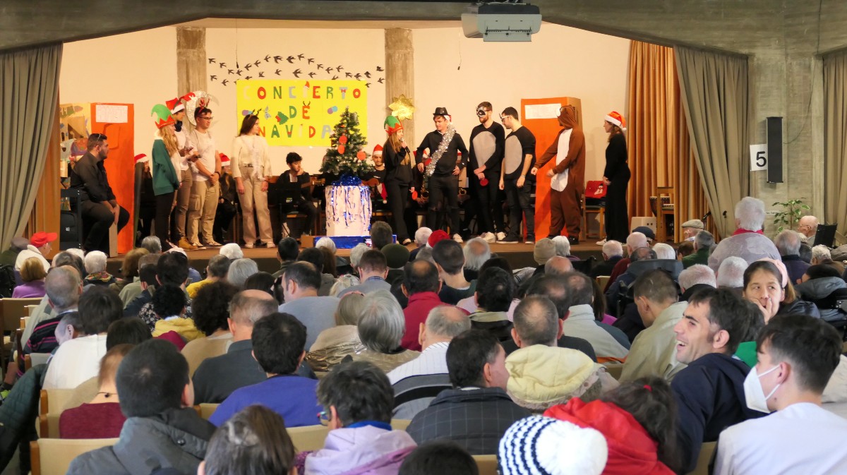 Coral de la Universidad de Salamanca en Ávila en la Residencia de Mayores de la Junta.