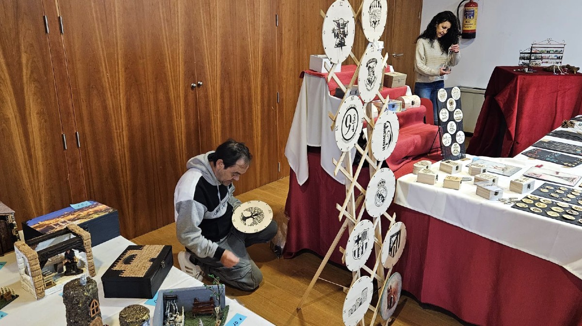 Mercado navideño de artesanía en el Episcopio.