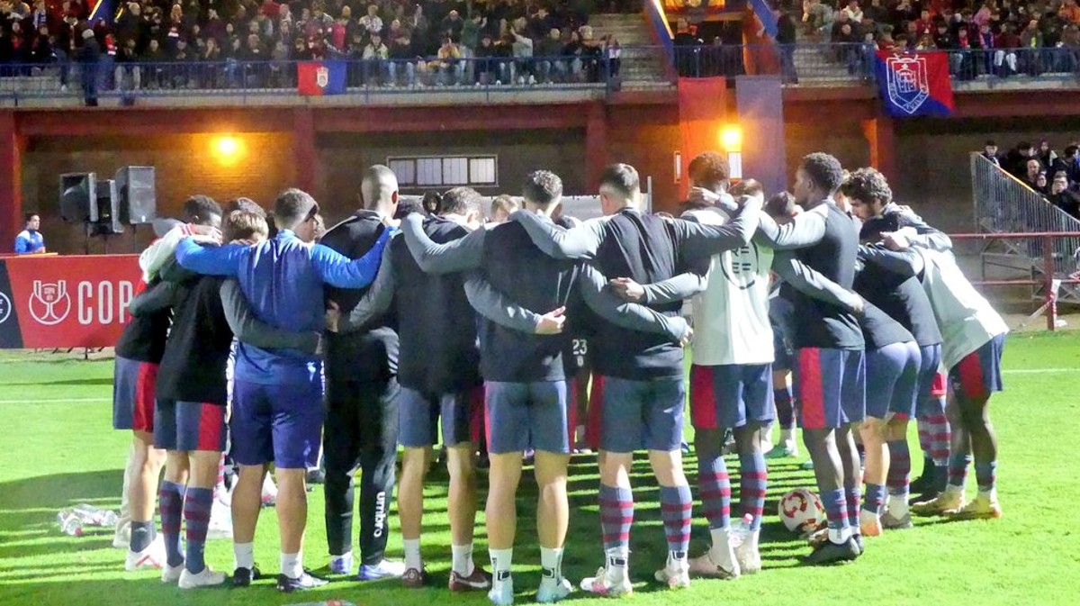 Celebración del Real Ávila de su victoria frente al Real Oviedo.