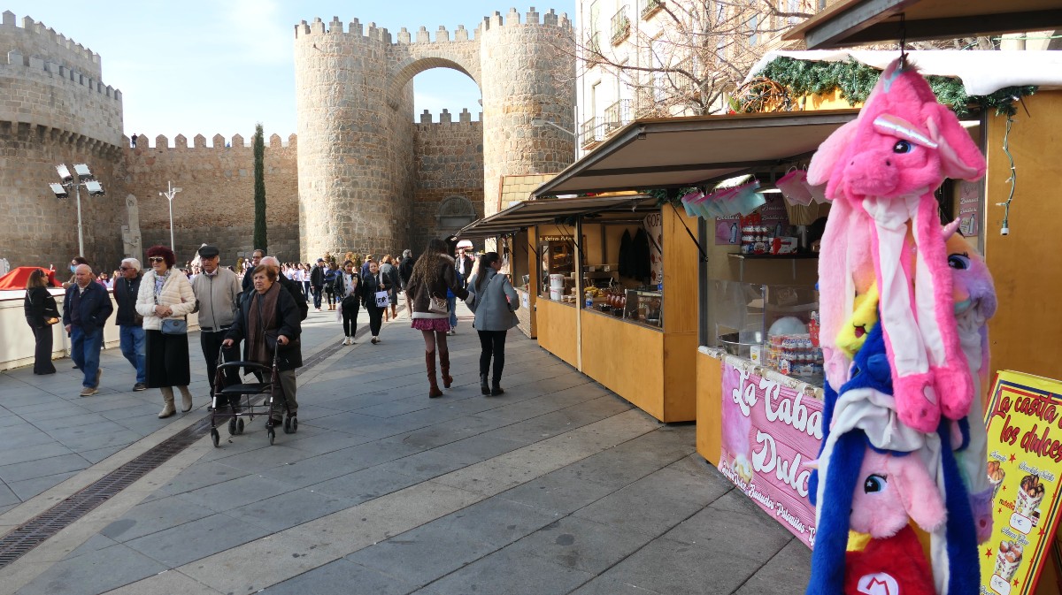 Mercado de Navidad en la plaza de Santa Teresa.