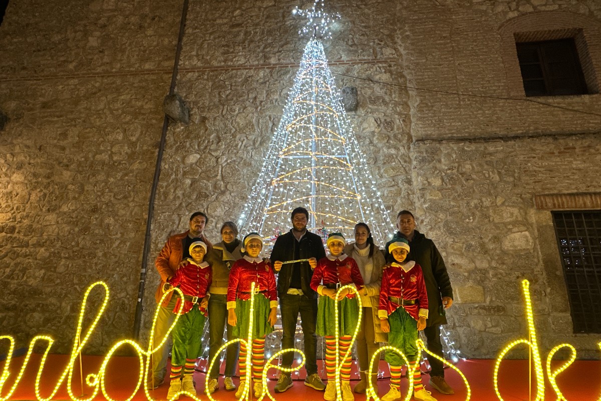 &Aacute;rbol de los deseos en Arenas de San Pedro.