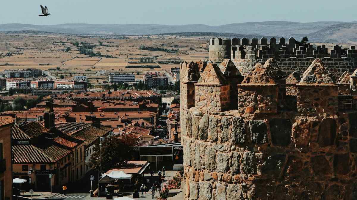 Consignas de equipaje: una oportunidad de negocio para los establecimientos de Ávila