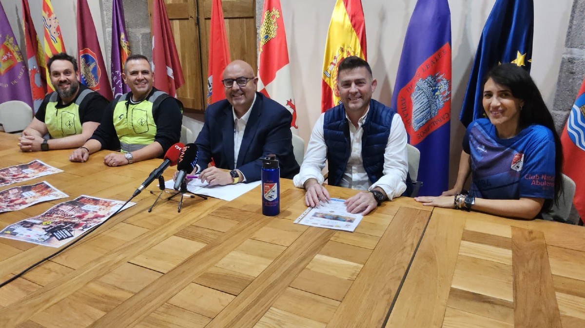 Presentaci&oacute;n de la Papanoelada Motera y la San Silvestre de nataci&oacute;n.