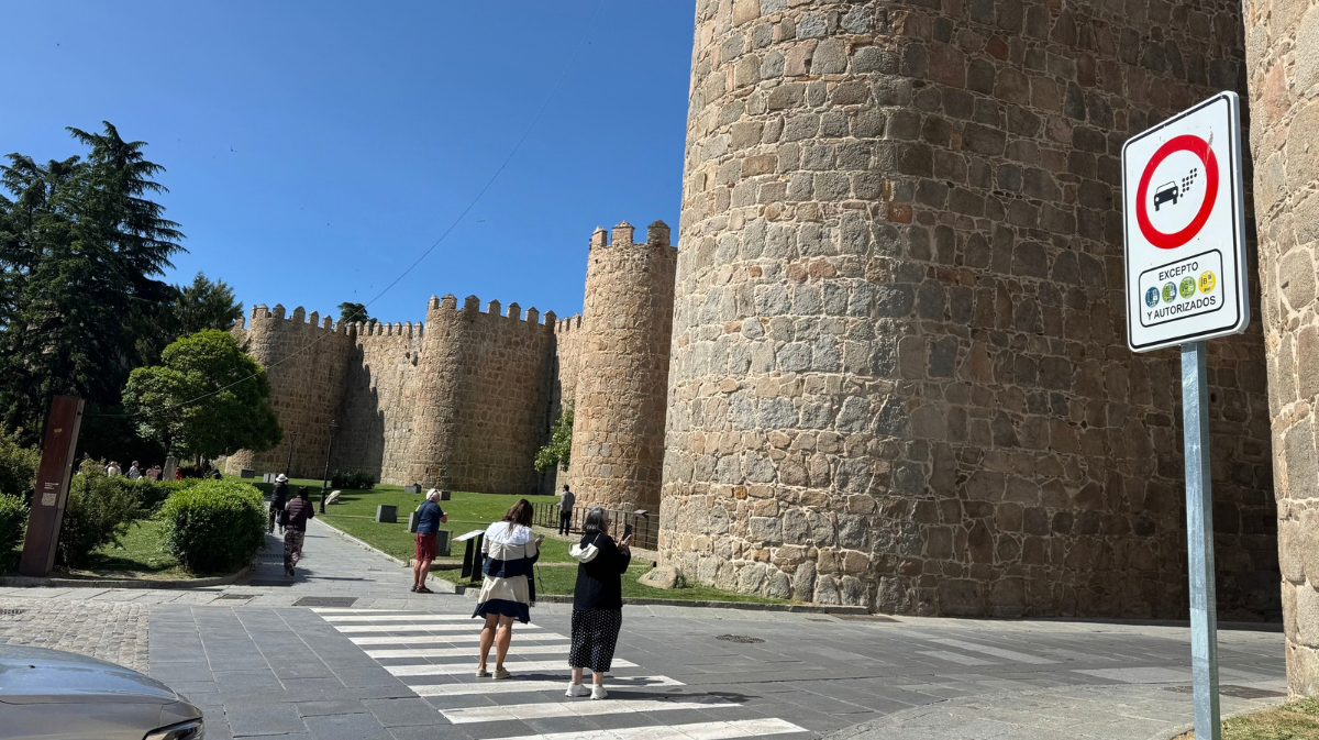 Arco de San Vicente en la muralla de Ávila.