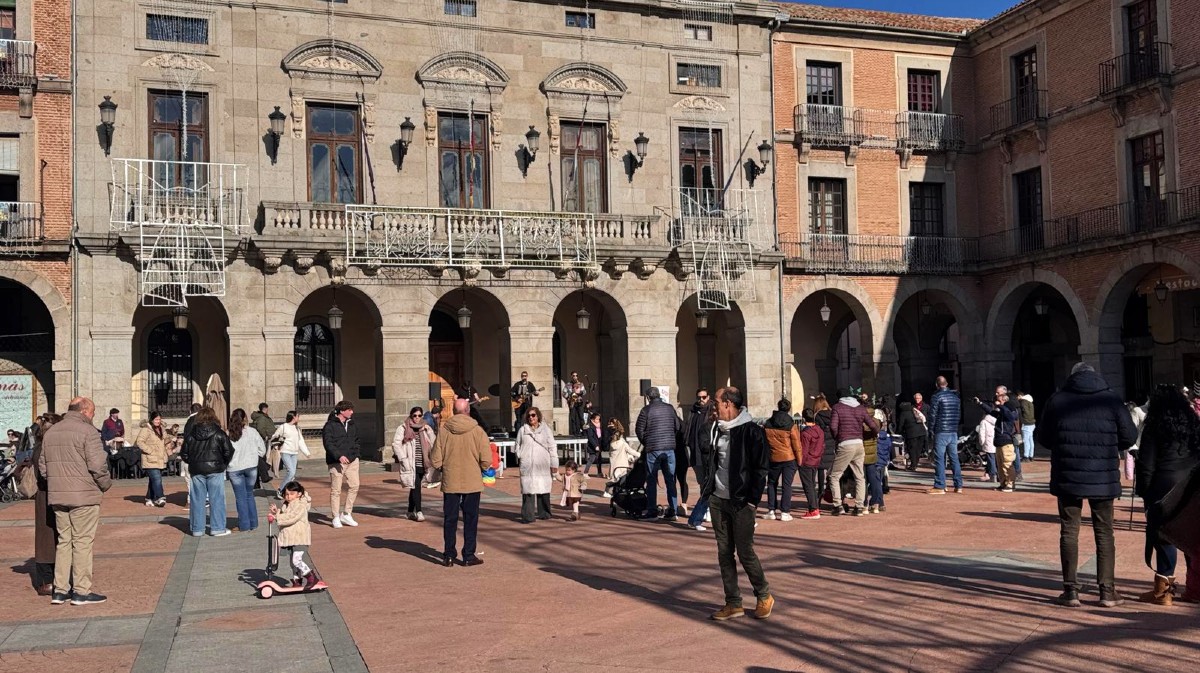 El Mercado Chico durante el Fum Fum Fest con la actuaci&oacute;n de Los Gruyos.