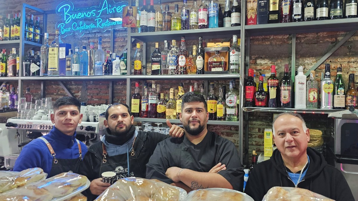 Bar-restaurante Buenos Aires, en &Aacute;vila.