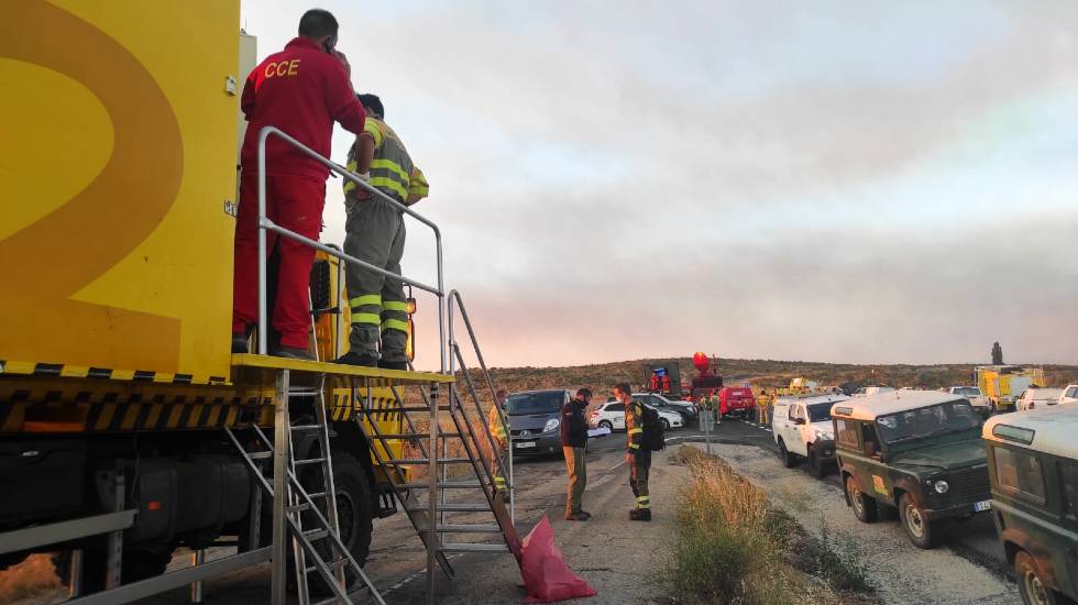 Imagen de archivo de un puesto de mando avanzado en un incendio forestal.