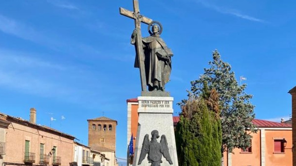 Monumento a San Juan de la Cruz en Fontiveros.