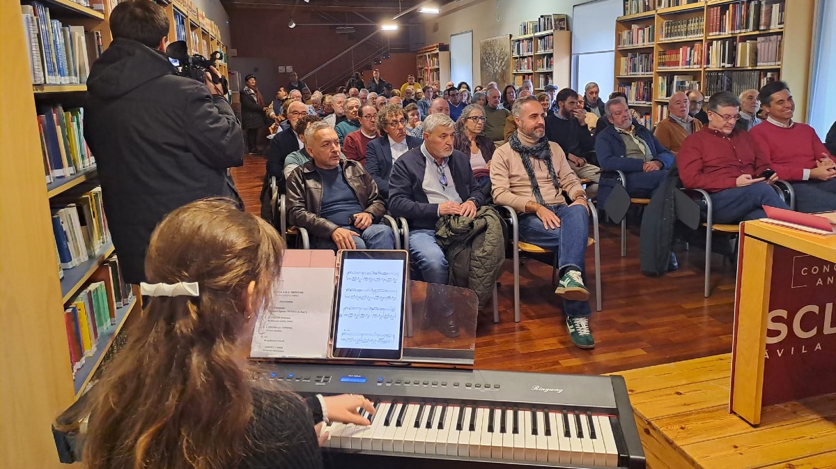 Presentación del libro sobre la relación de Pablo Iglesias con Ávila.