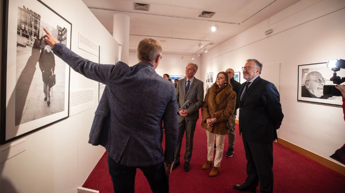 Una exposición sobre Jiménez Lozano abre un espacio cultural en Arévalo.