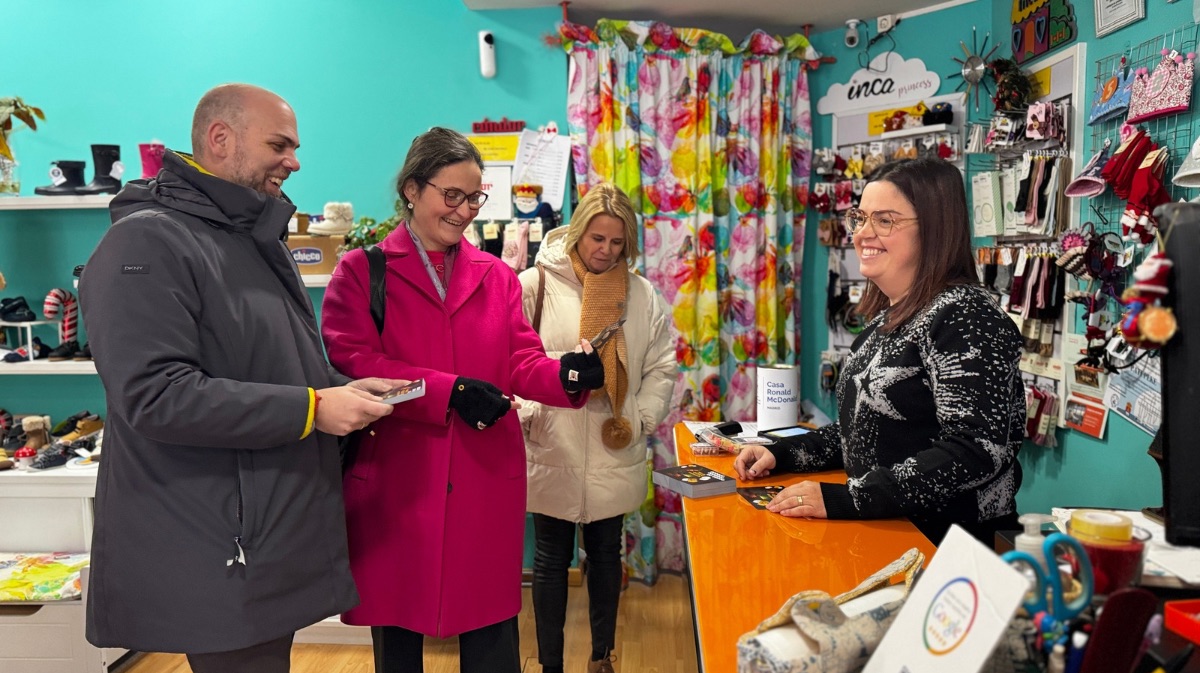Presentación de la campaña de comercio navideña en la zapatería Patupeke