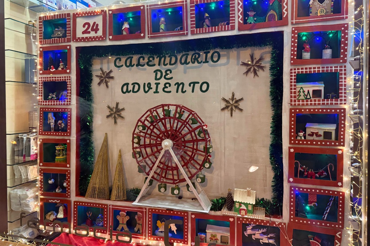 Farmacia Mar&iacute;a Grande, primer premio de comercios y establecimientos.