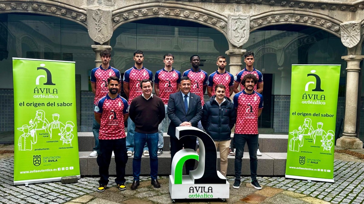 Presentaci&oacute;n del patrocinio del Real &Aacute;vila por parte de &Aacute;vila Aut&eacute;ntica.