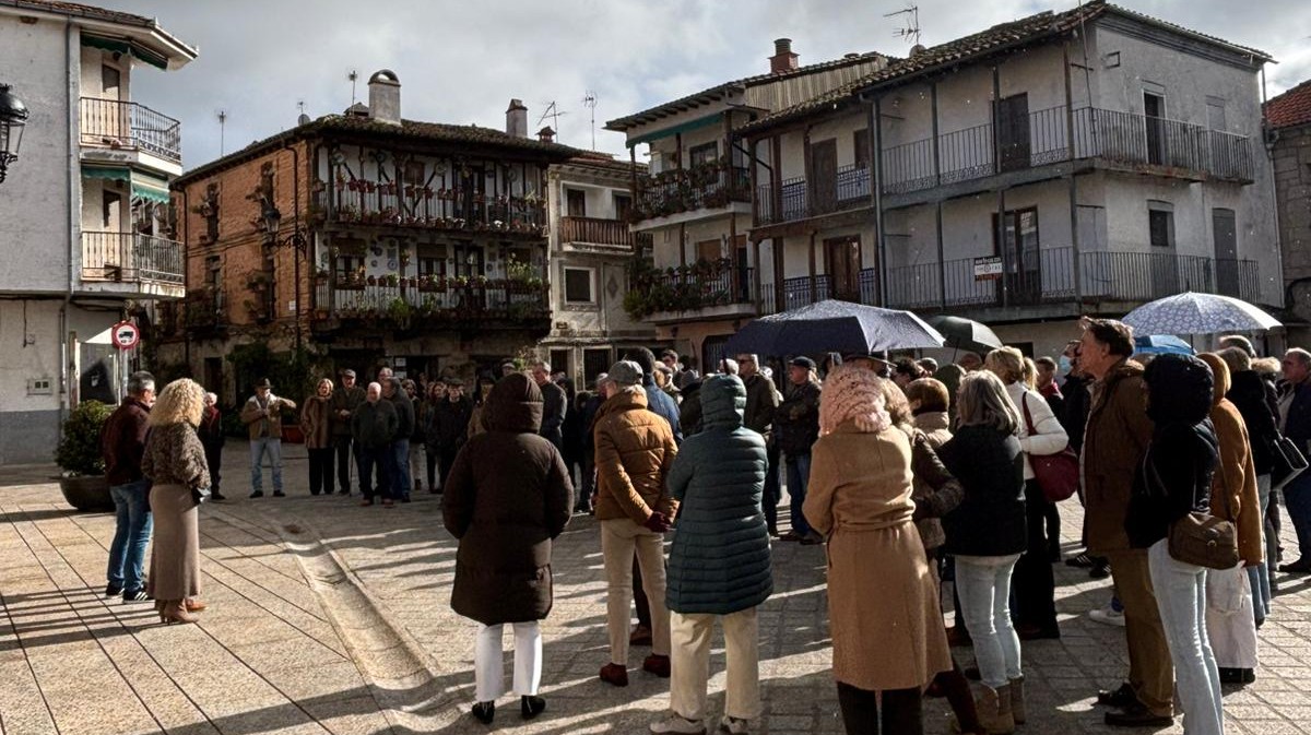 Concentraci&oacute;n del PP en Candeleda para exigir mayor seguridad.