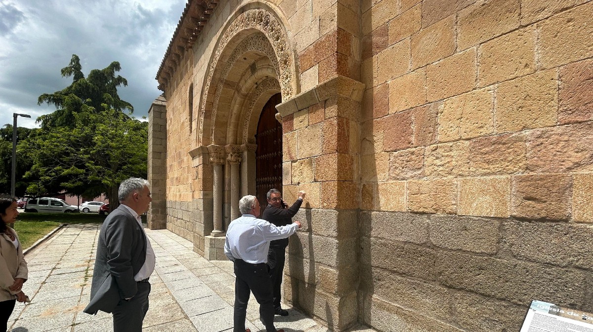 El consejero de Cultura en la iglesia de San Andr&eacute;s, en mayo.