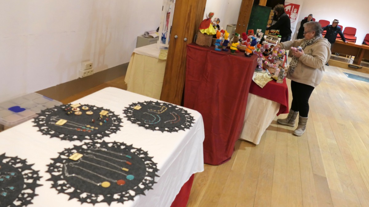 Exposici&oacute;n y mercado artesanal de Avilarte en el Episcopio.