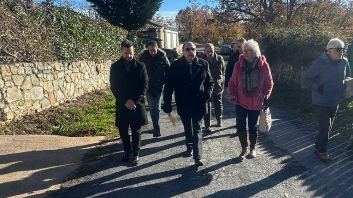 El obispo visita Cabezas Altas