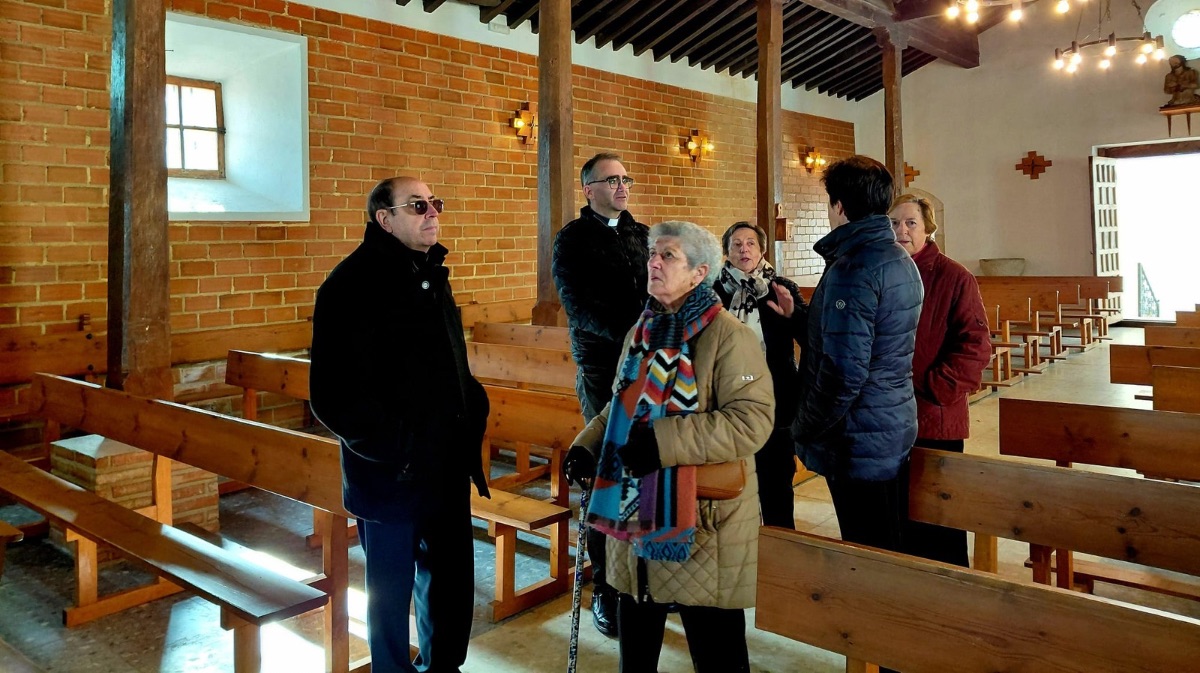 El obispo visita Navatejares