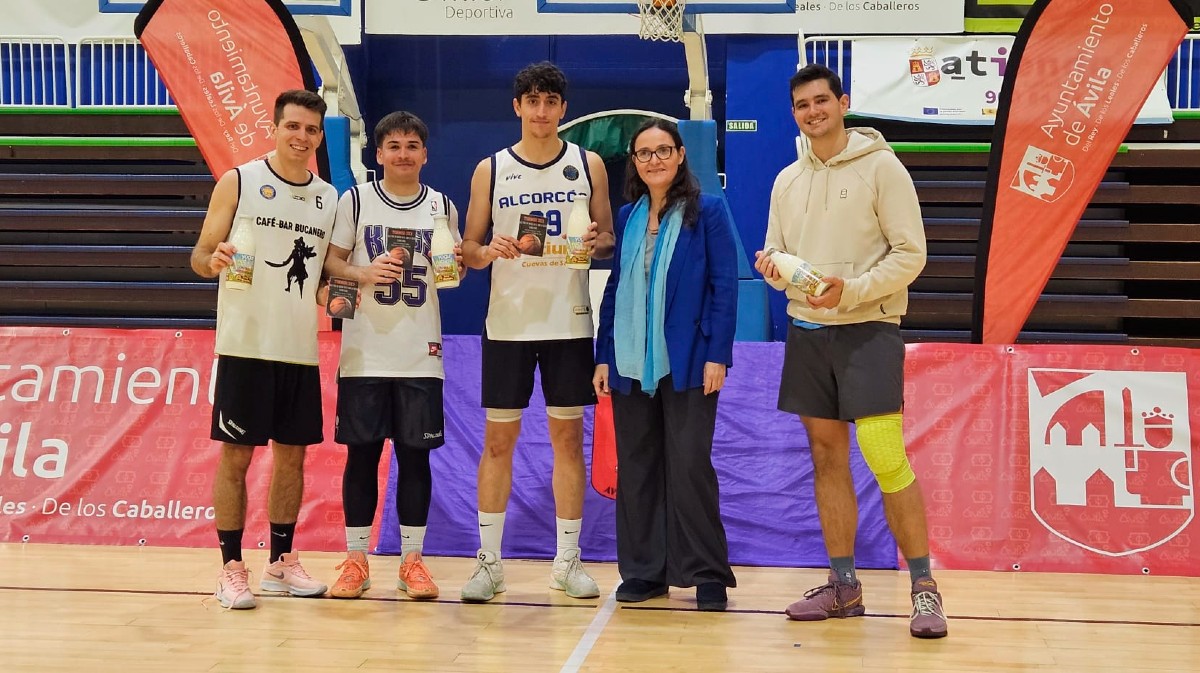 Equipo 'Mu&ntilde;ochas' en el Torneo 3x3 ben&eacute;fico 'Ciudad de &Aacute;vila'.