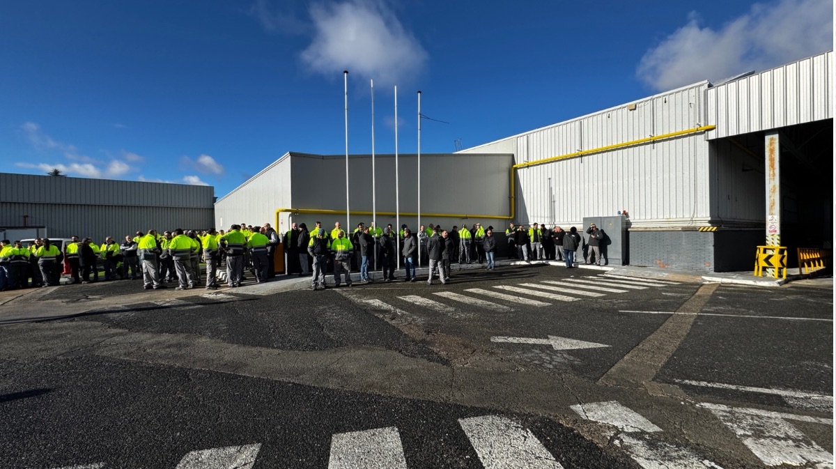 Trabajadores de Nissan concentrados en la factoría