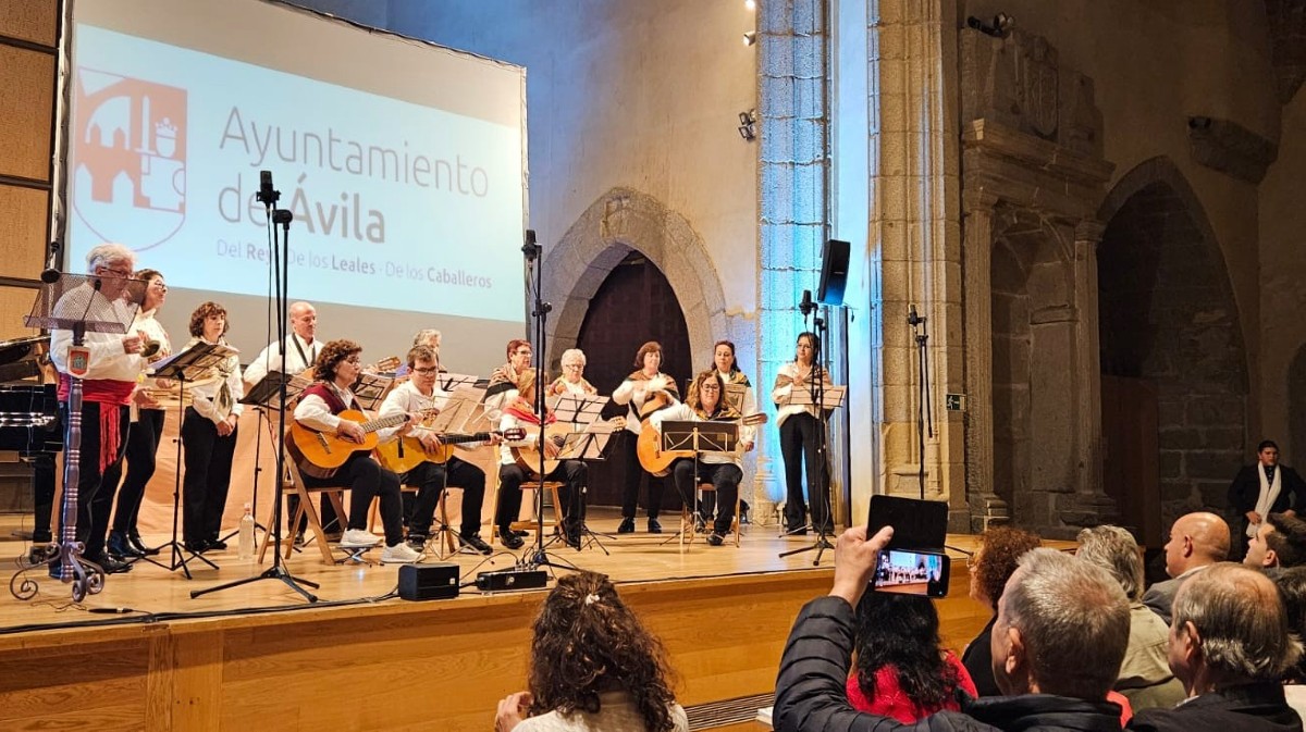 Asociaci&oacute;n de Folklore Entre R&iacute;os, de Ar&eacute;valo.