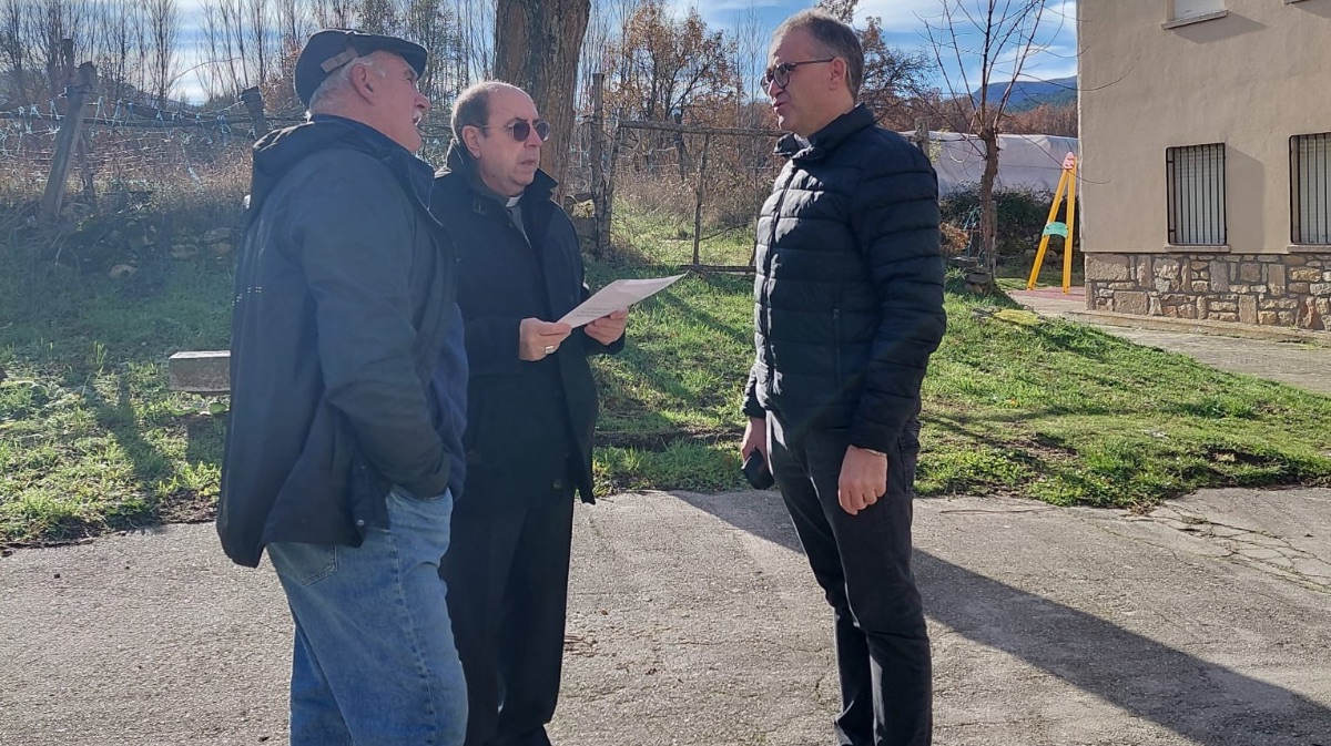 El obispo visitando Tormellas